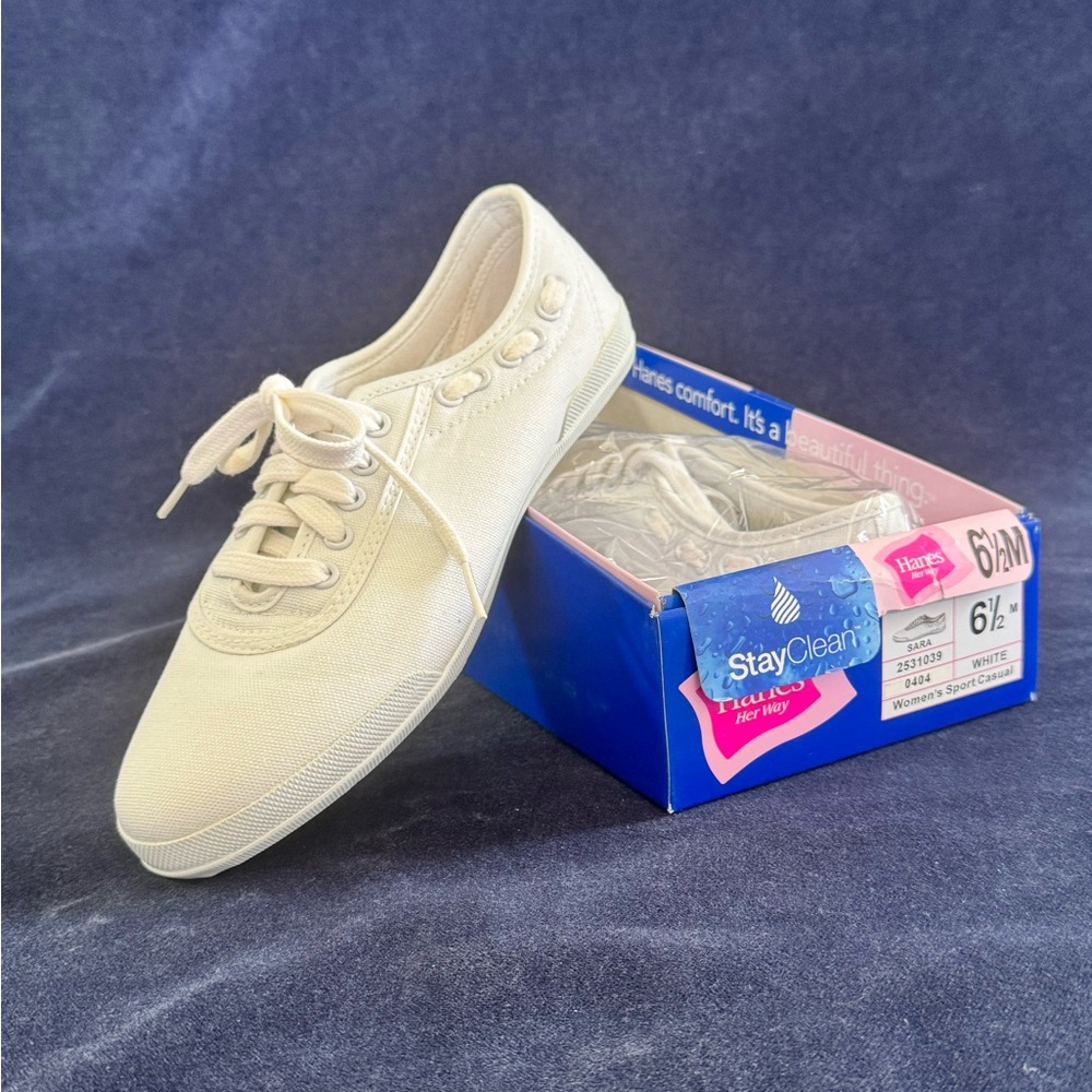 Women's Hanes White Canvas Shoes with lacing detail—New in box!